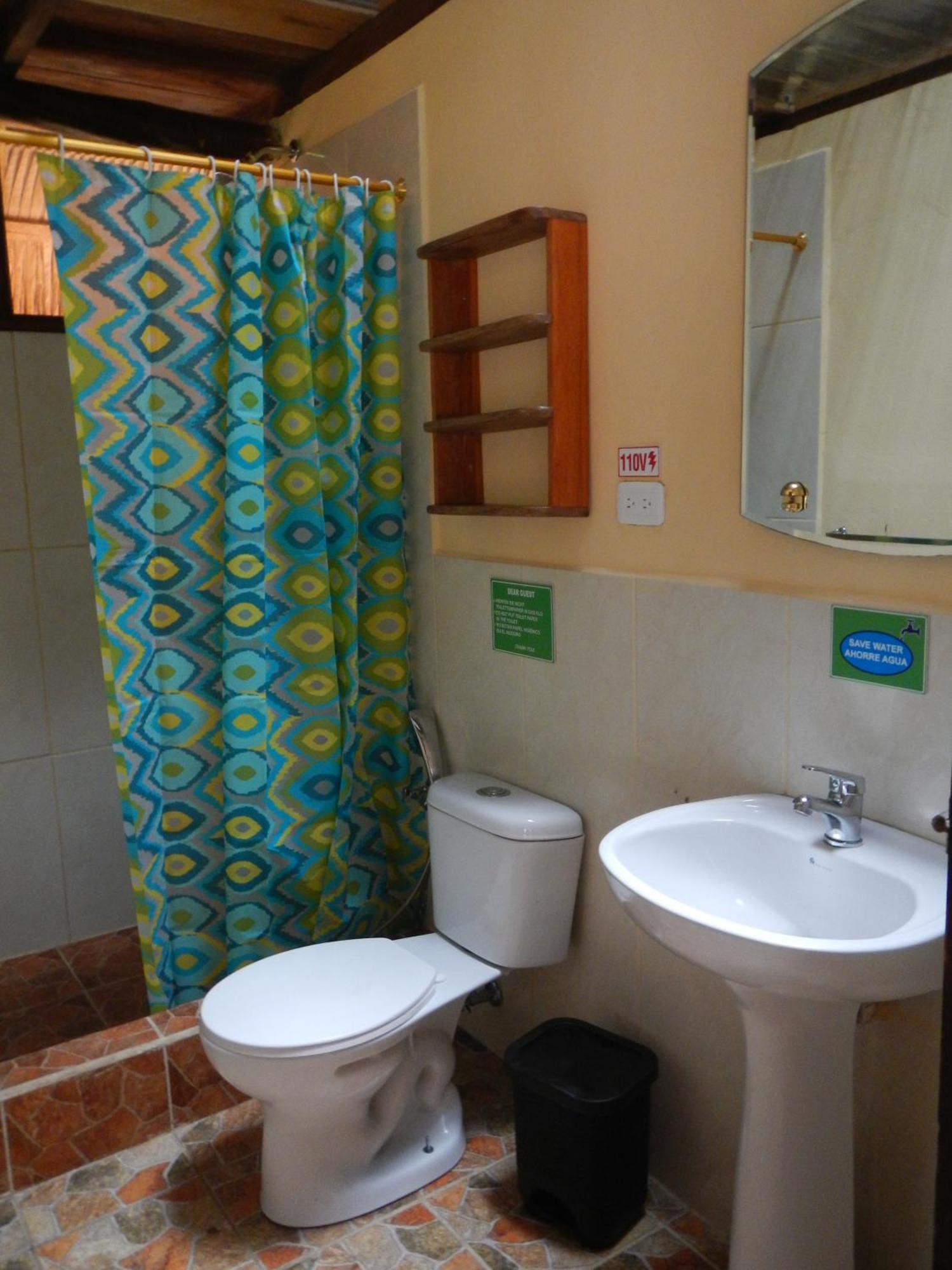 Aguas Negras River Lodge Puerto Montufar Екстериор снимка