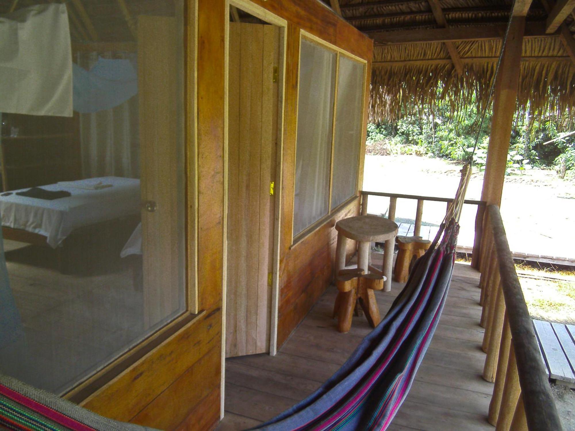 Aguas Negras River Lodge Puerto Montufar Екстериор снимка