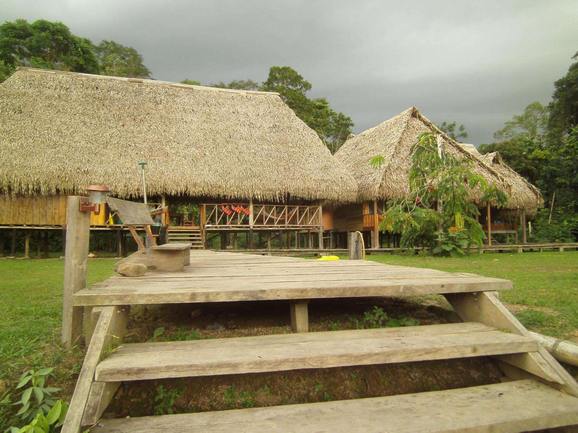 Aguas Negras River Lodge Puerto Montufar Екстериор снимка