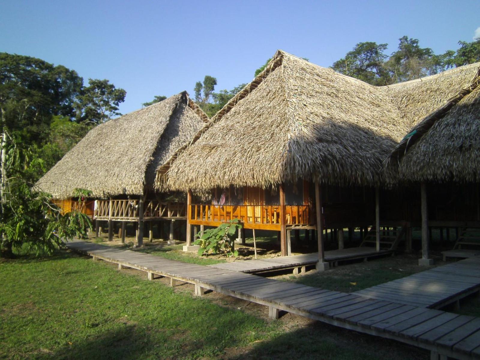 Aguas Negras River Lodge Puerto Montufar Екстериор снимка