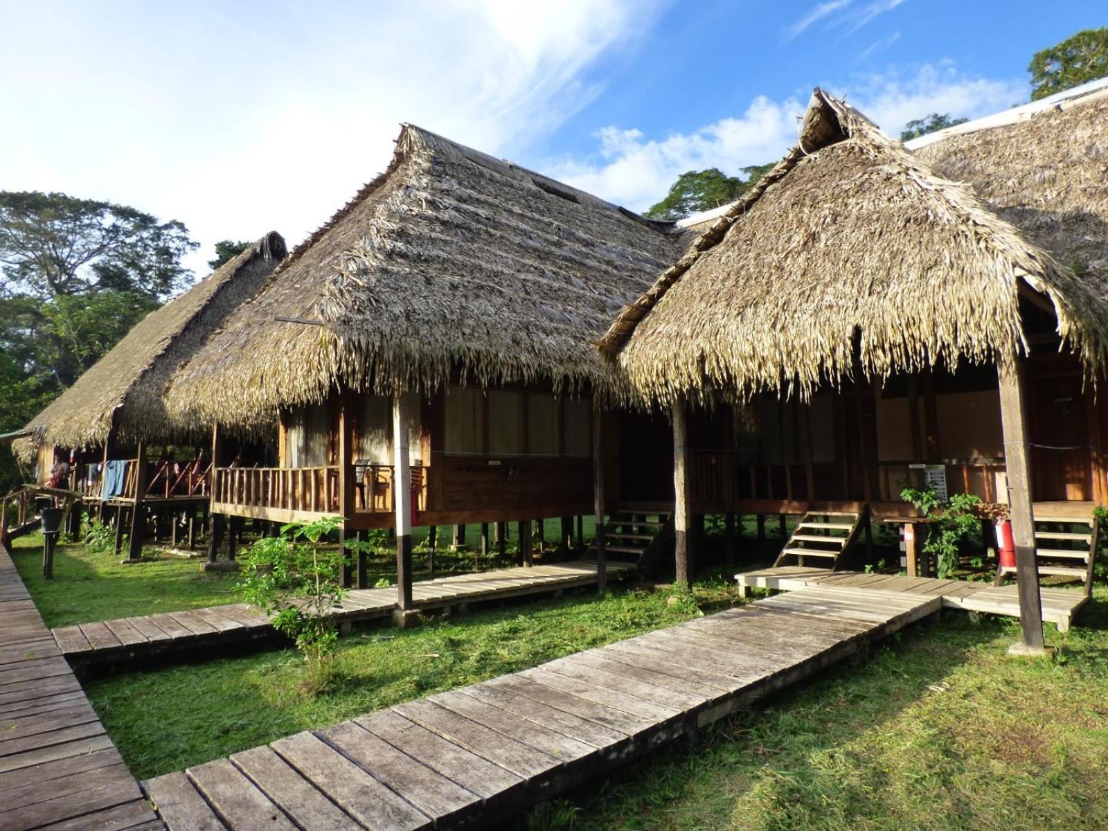 Aguas Negras River Lodge Puerto Montufar Екстериор снимка